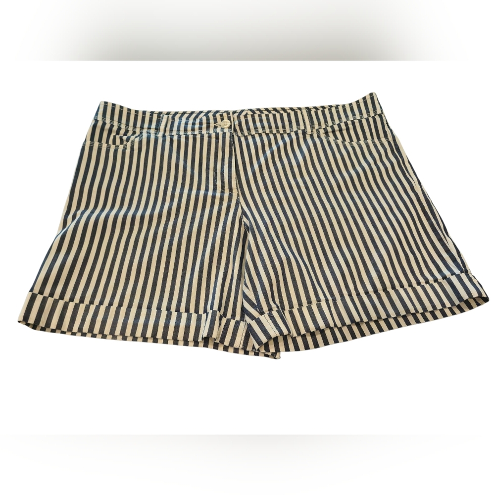 Tommy Hilfiger Blue and White Bermuda Shorts Size 18